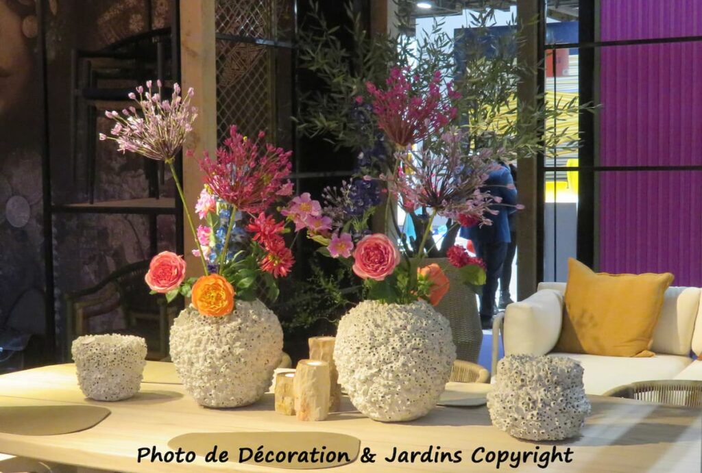 Vases arrondies by Décoration et Jardins